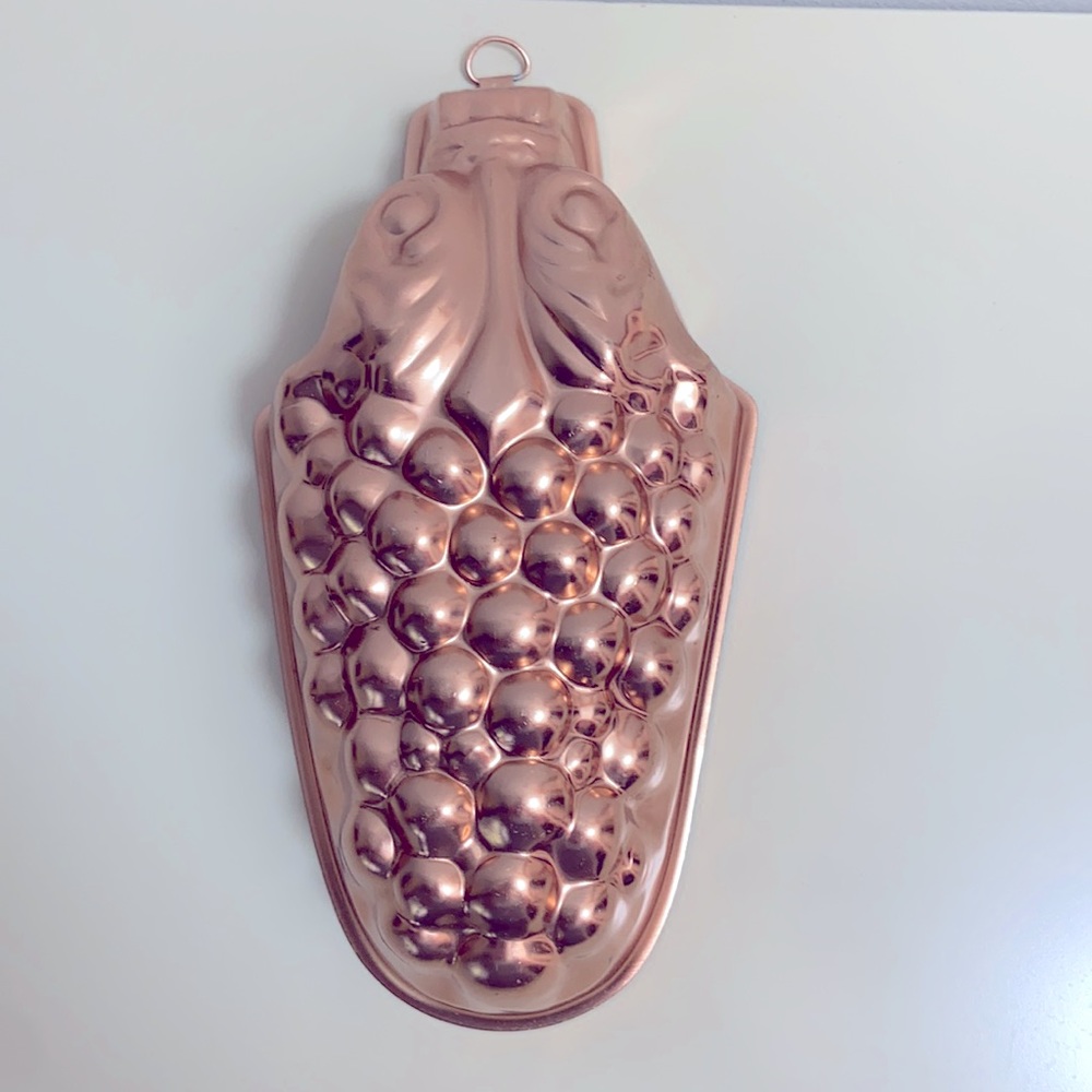 Vintage 🧡 Copper Grape Cluster Jello / Baking Mold Wall Hanging Farmhouse Decor